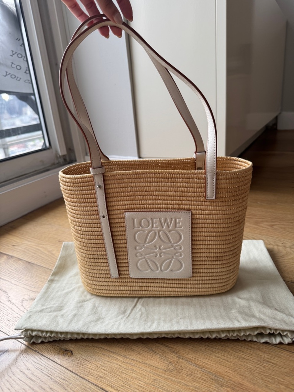 Loewe Natural Straw Tote with Light Beige Leather Trim - Picture 4 of 4